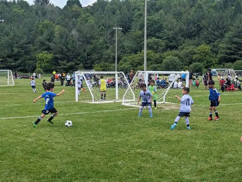 Youth Soccer Training drills and play at Mississauga United FC